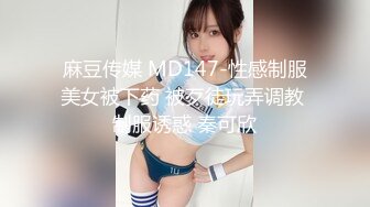 大奶美女 身材超棒 正在做运动看着太诱惑 控制不住 被大鸡吧无套输出 娇喘连连 射了满满一奶子