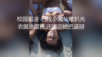 大神旅游景区一路走一路抄底众多的美女少妇眼界大开2 (1)