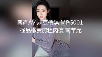 校园萝莉被肥仔男友拉下海，冲这颜值必须好好撸一发，奶子漂亮，69互品私处，美极了！