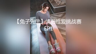 小号震动棒加大号震动棒和我的大鸡吧操骚黑逼