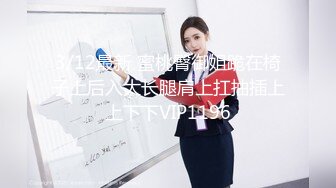  女神 ！女神 ！大波浪黄发美少女，身材一流白嫩美乳，带上黑框眼镜，脱光光诱惑，扭腰摆弄姿势