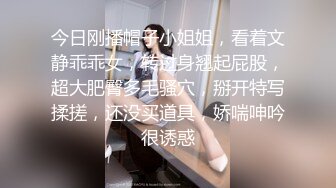 私房六月最新新流出厕拍大神女扮男装潜入女厕后侧视角近距离偷拍蜜桃臀大屁股