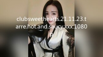 神说服老婆3P✿看自己老婆被单男压在身下 老公在一边拍视频，稀有露脸！围观一下娇妻是如何被单男爆操的！