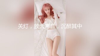 腰细好身材耐操美女和炮友激情啪啪，特写深喉口交毛毛浓密，抬起双腿后入大力猛操，喜欢口交最后射嘴里