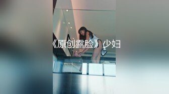  偷拍漂亮美女床上被男友各种姿势爆操