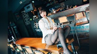 CB站~丰乳肥臀 【sury_01】开档丝袜~道具自慰~黑牛震出水~抖奶【41V】 (9)